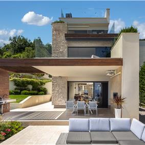 4 Bedroom Villa with Salt Water Pool, Private mini golf course and Rooftop Terrace near Opatija, Sleeps 8